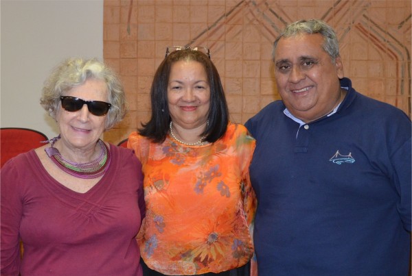 Diretor da FADESP, professor Sinfronio Brito, com as professoras Maria de Fátima do Nascimento e Suzi Frankl Sperber.